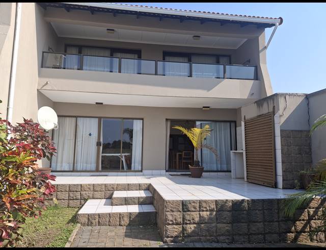 3 BEDROOM DUPLEX FOR SALE IN UVONGO BEACH